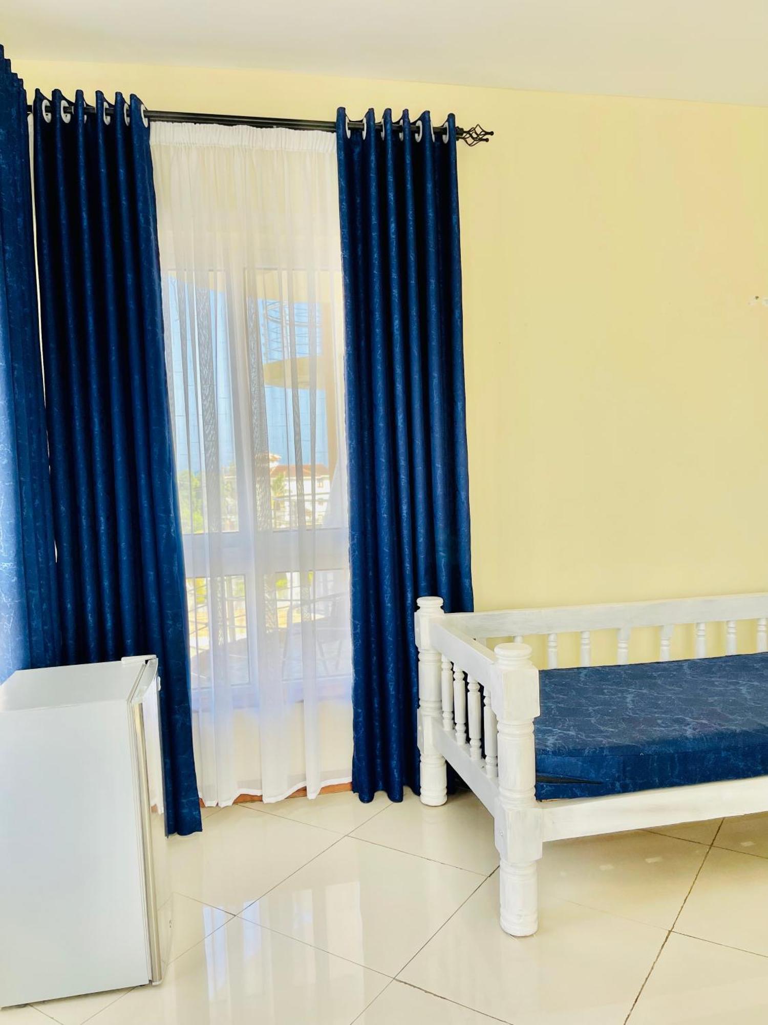Bed and Breakfast Elna'S Nyali - Work & Unwind - Pool, Sea Views, Ac & Fast Wi-Fi à Mombasa Extérieur photo