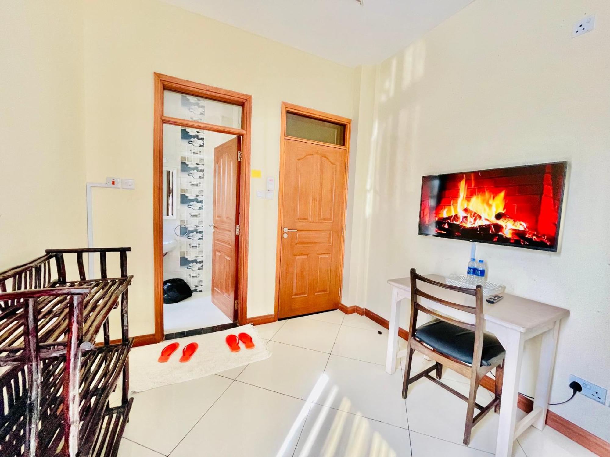 Bed and Breakfast Elna'S Nyali - Work & Unwind - Pool, Sea Views, Ac & Fast Wi-Fi à Mombasa Extérieur photo