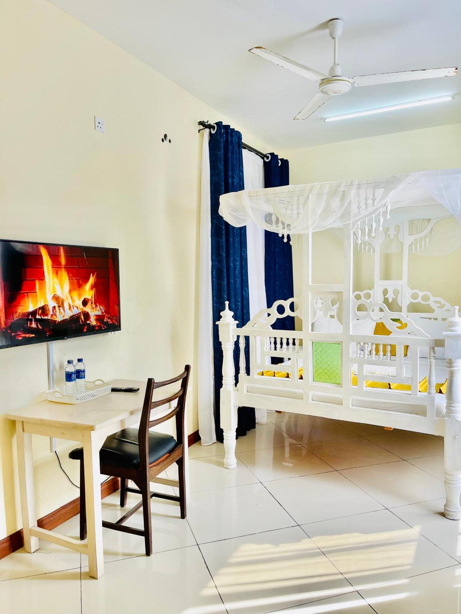 Bed and Breakfast Elna'S Nyali - Work & Unwind - Pool, Sea Views, Ac & Fast Wi-Fi à Mombasa Extérieur photo