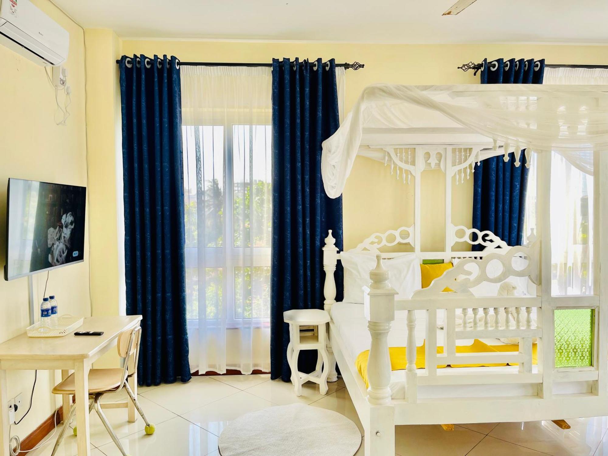 Bed and Breakfast Elna'S Nyali - Work & Unwind - Pool, Sea Views, Ac & Fast Wi-Fi à Mombasa Extérieur photo