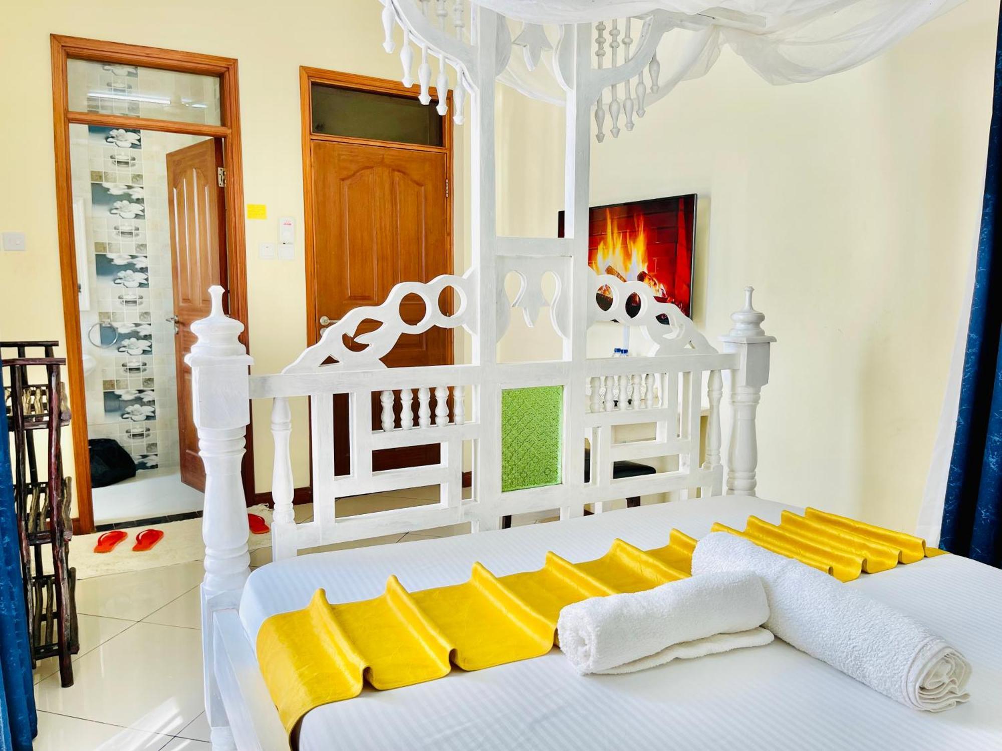 Bed and Breakfast Elna'S Nyali - Work & Unwind - Pool, Sea Views, Ac & Fast Wi-Fi à Mombasa Extérieur photo