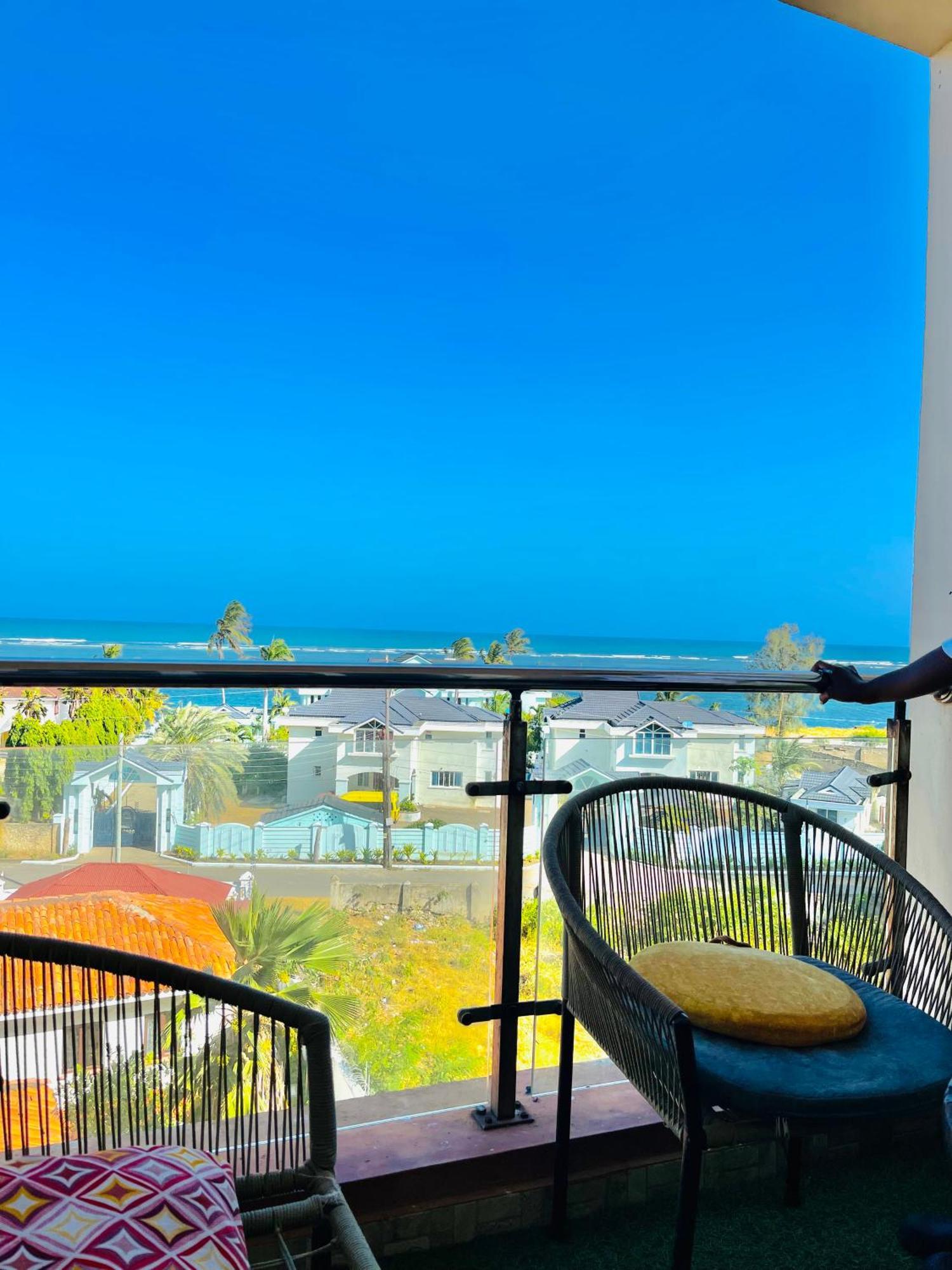 Bed and Breakfast Elna'S Nyali - Work & Unwind - Pool, Sea Views, Ac & Fast Wi-Fi à Mombasa Extérieur photo