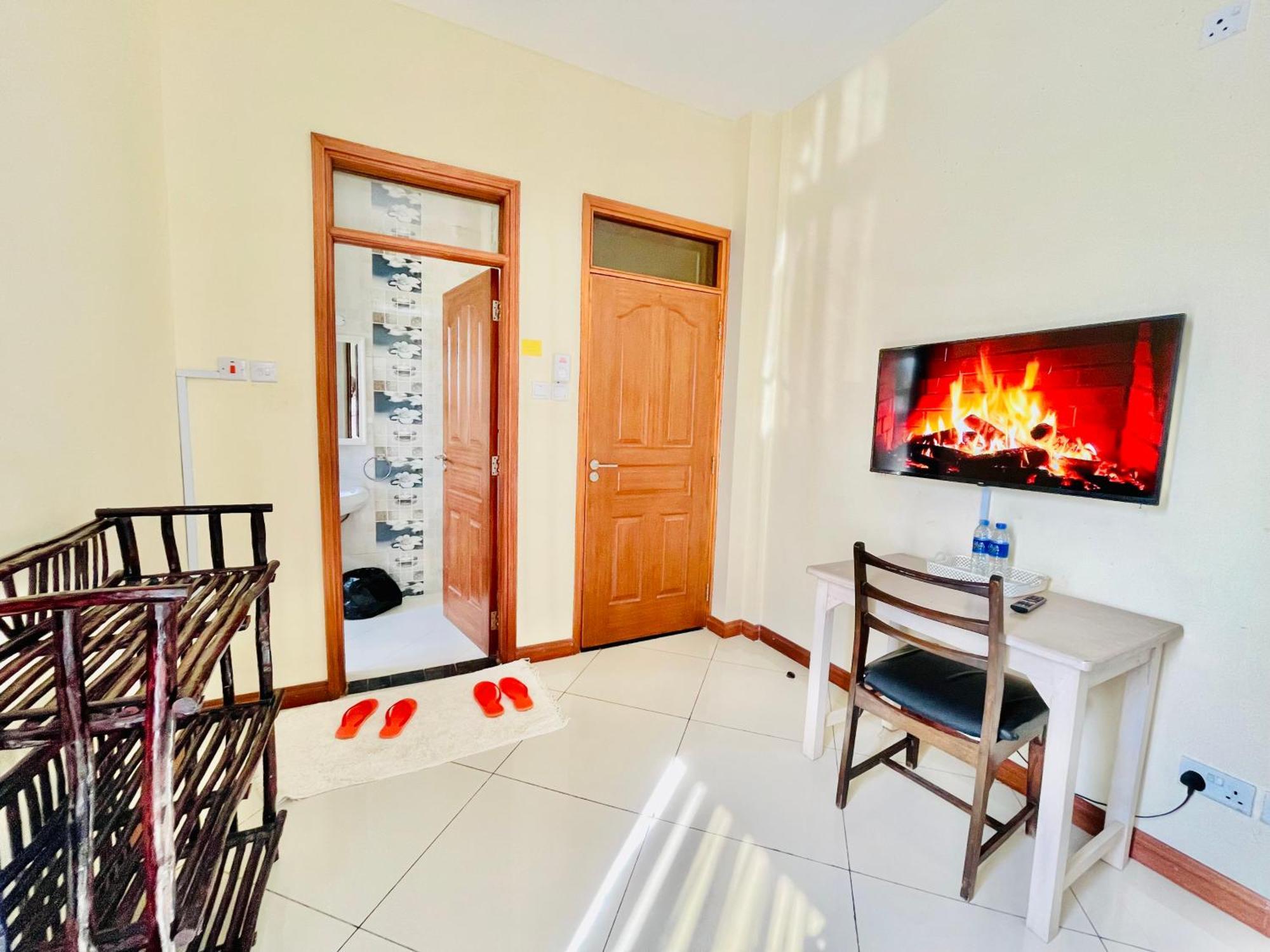Bed and Breakfast Elna'S Nyali - Work & Unwind - Pool, Sea Views, Ac & Fast Wi-Fi à Mombasa Extérieur photo