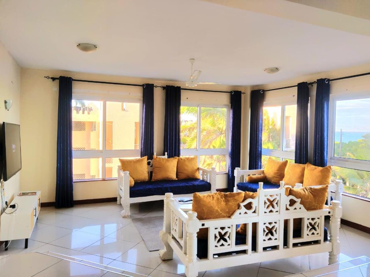 Bed and Breakfast Elna'S Nyali - Work & Unwind - Pool, Sea Views, Ac & Fast Wi-Fi à Mombasa Extérieur photo