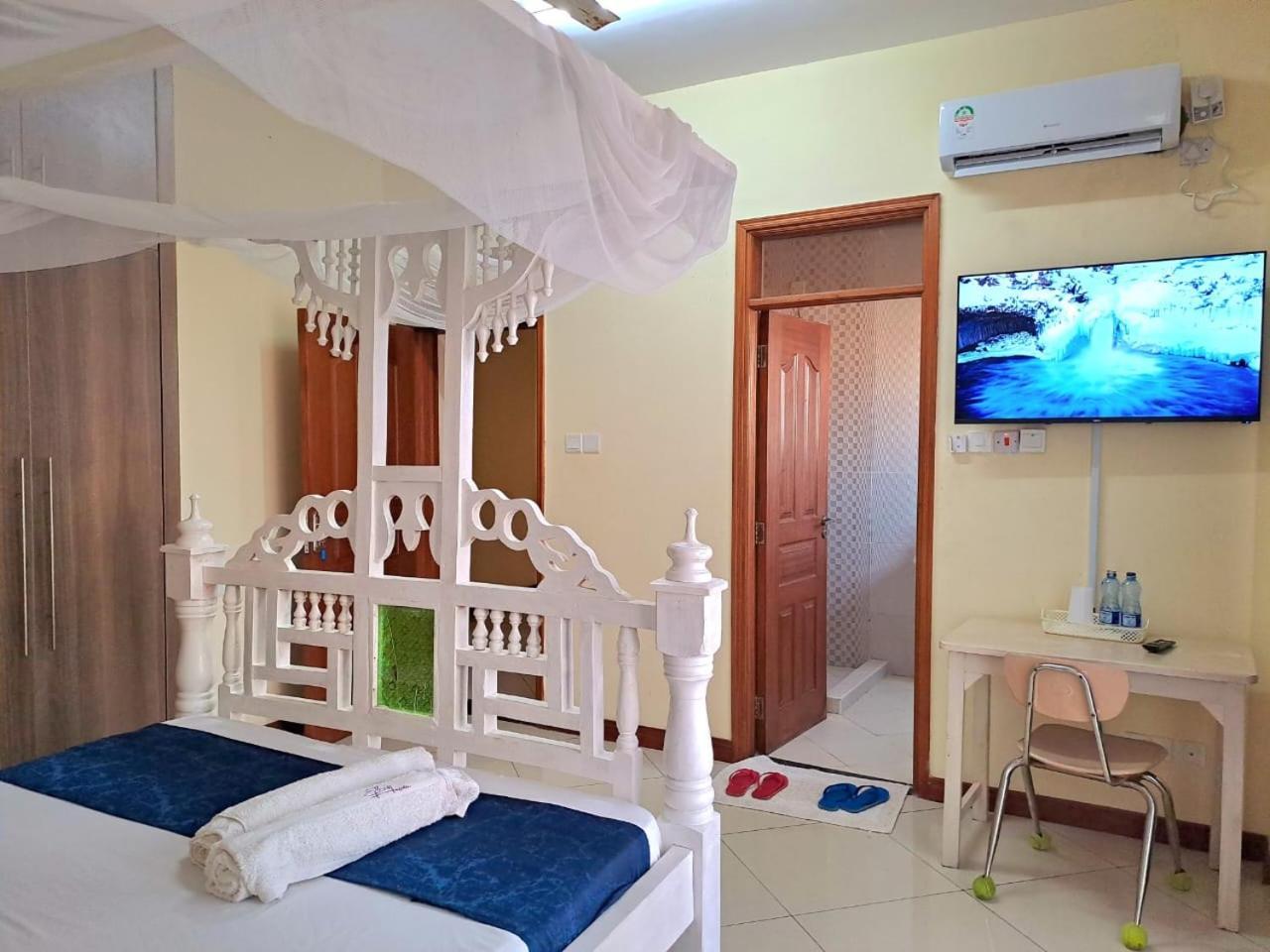 Bed and Breakfast Elna'S Nyali - Work & Unwind - Pool, Sea Views, Ac & Fast Wi-Fi à Mombasa Extérieur photo